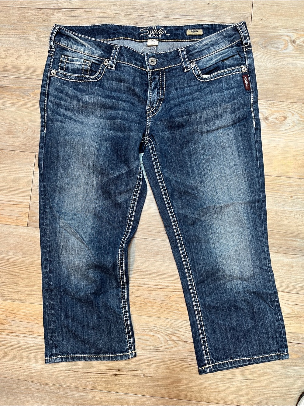 Silver Jeans Blue Faded Mid-Rise Cropped Jeans